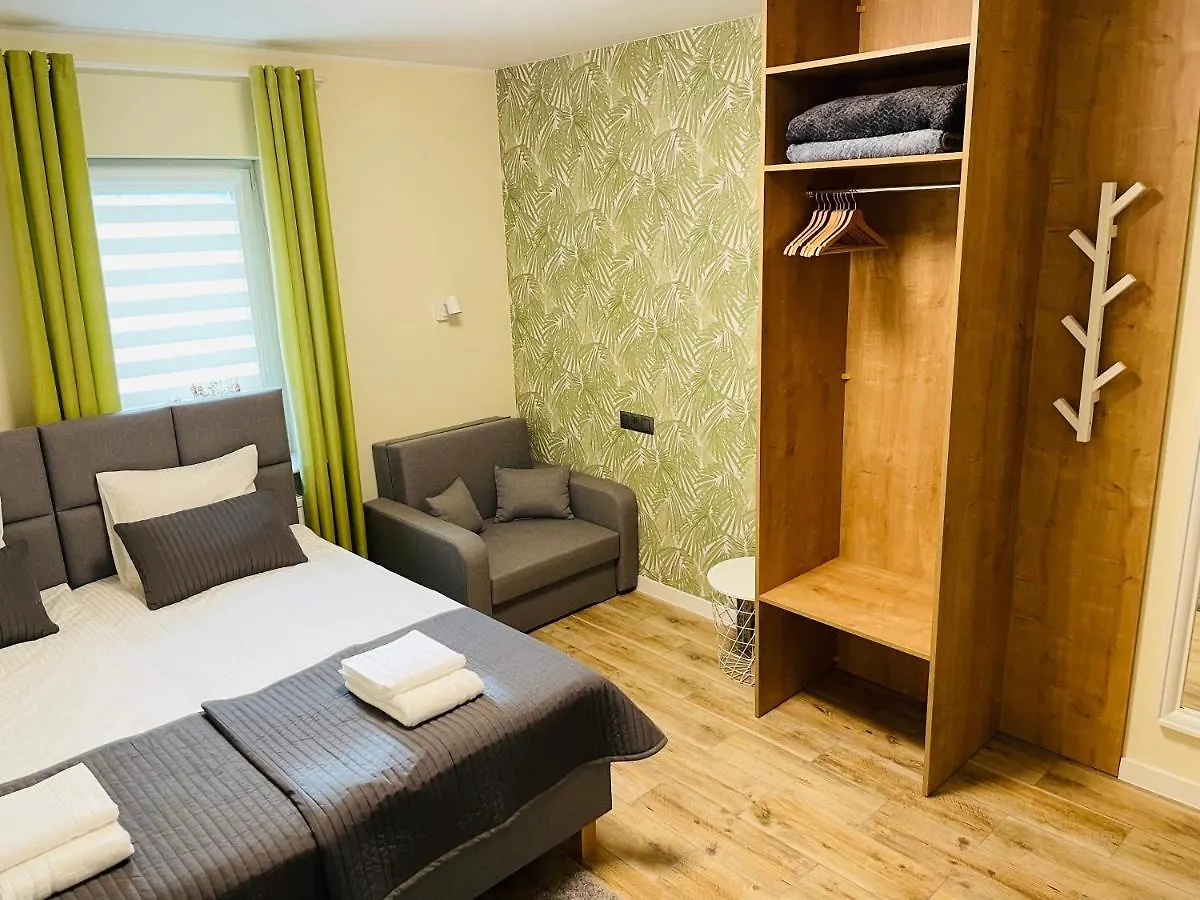 Privatunterkunft Ferienwohnung Ostoja Lusowo